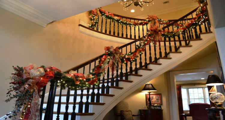 decorate your staircase with some colorful ribbons